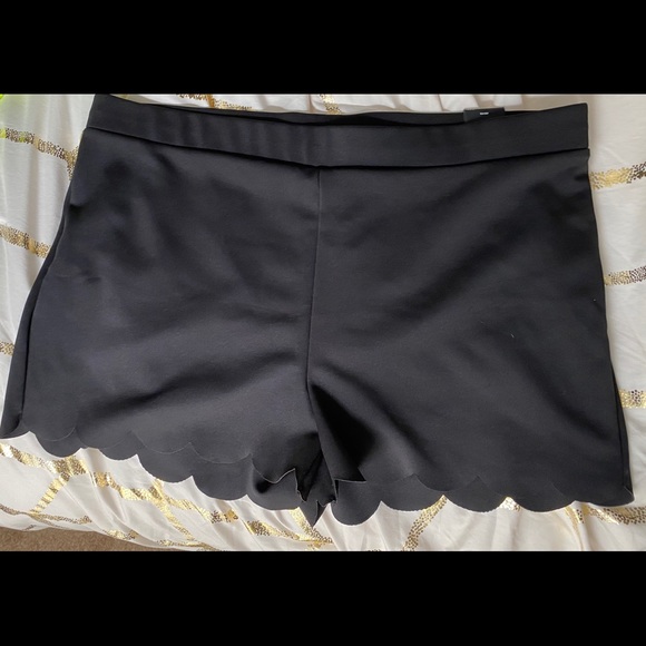 Express Pants - NWT High Rise Scalloped Shorts